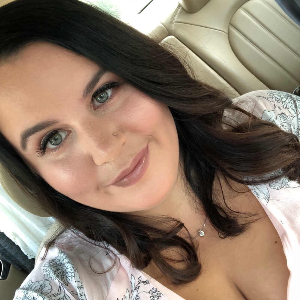 Meet your Posher, Caitlin